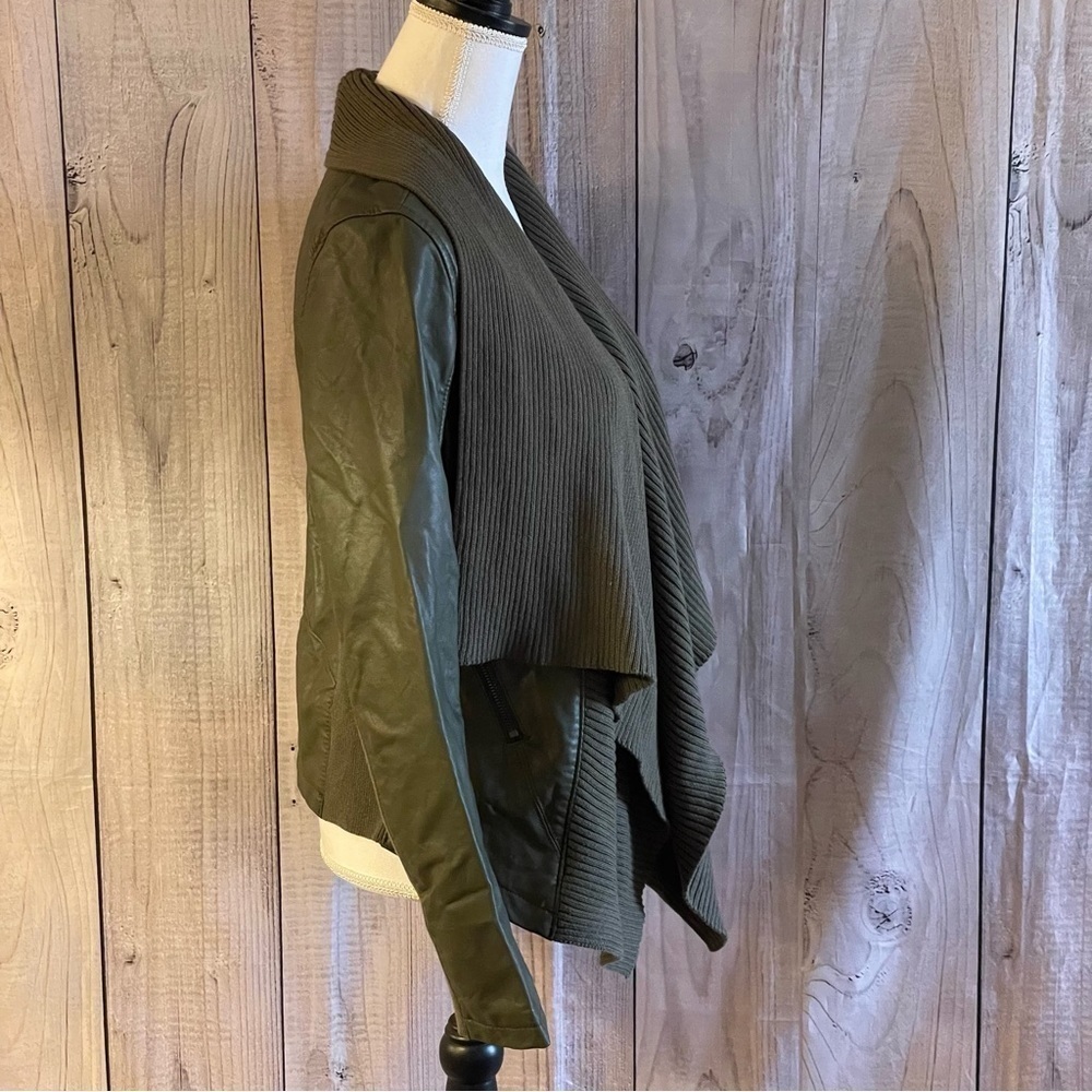 ✅HOST Pick✅ Blank NYC Open Style Jacket, Medium - Picture 2 of 8